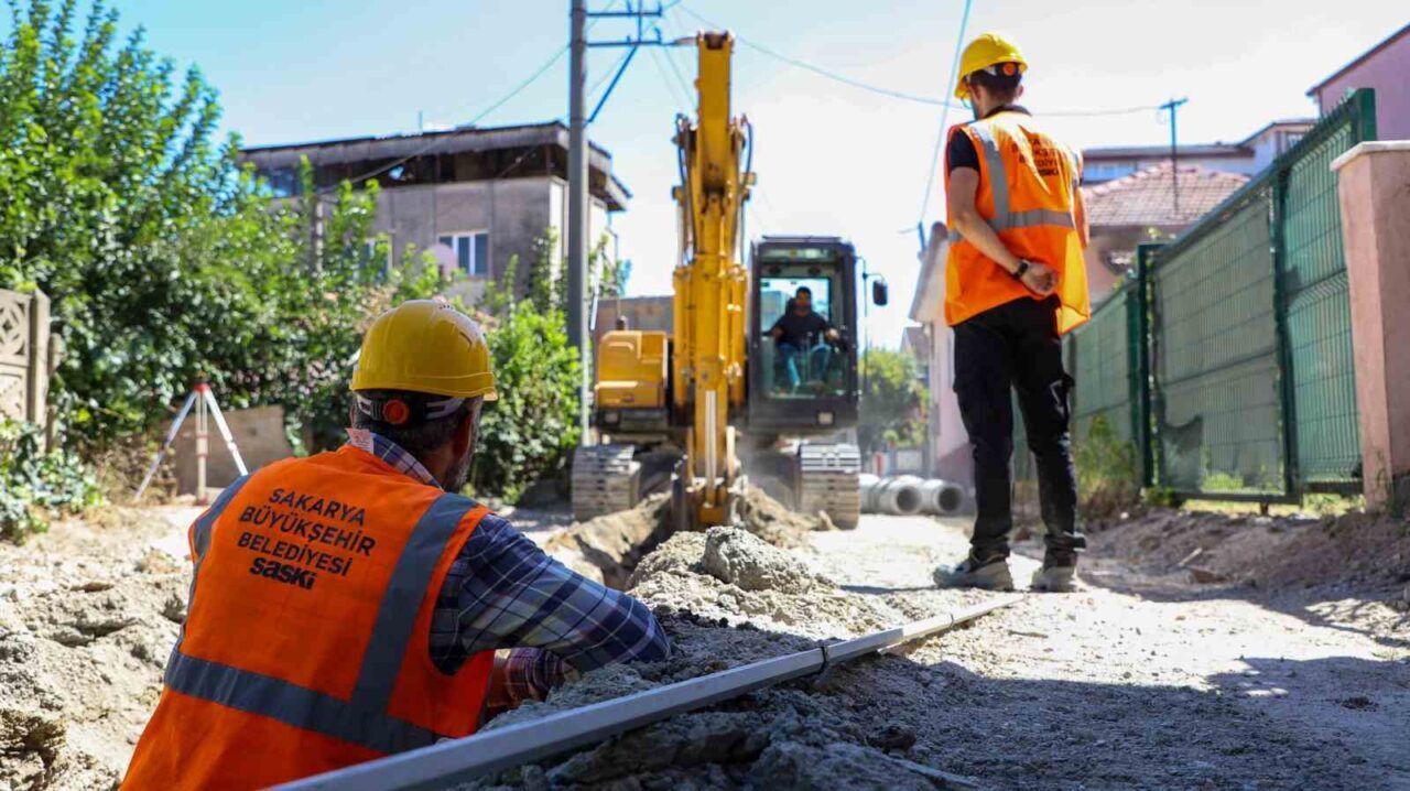 SASKİ, yağmur sularının kayıpsız ve güvenle taşınması için çalışmalarını sürdürüyor.