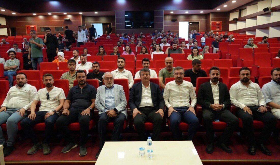 Adıyaman Belediyesi ev sahipliğinde düzenlenen Dijital Dönüşüm Bilgilendirme (D-İmar Yönetim