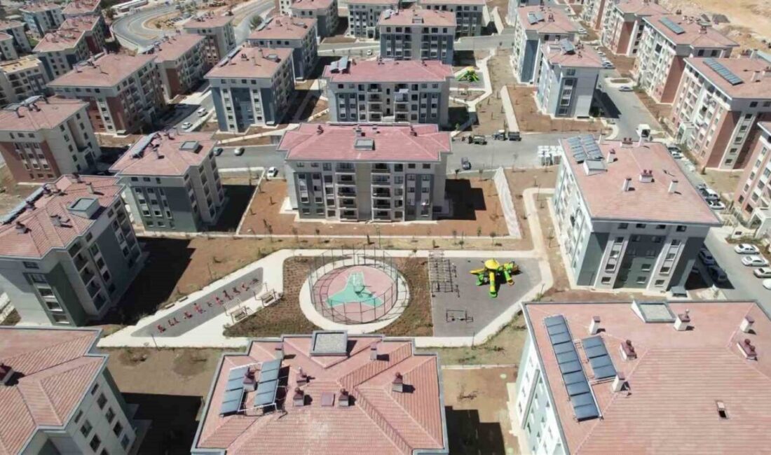 Türkiye’nin en büyük şantiyelerinde birisi olan Adıyaman’ın İndere Konutları’ndaki çalışmalarda