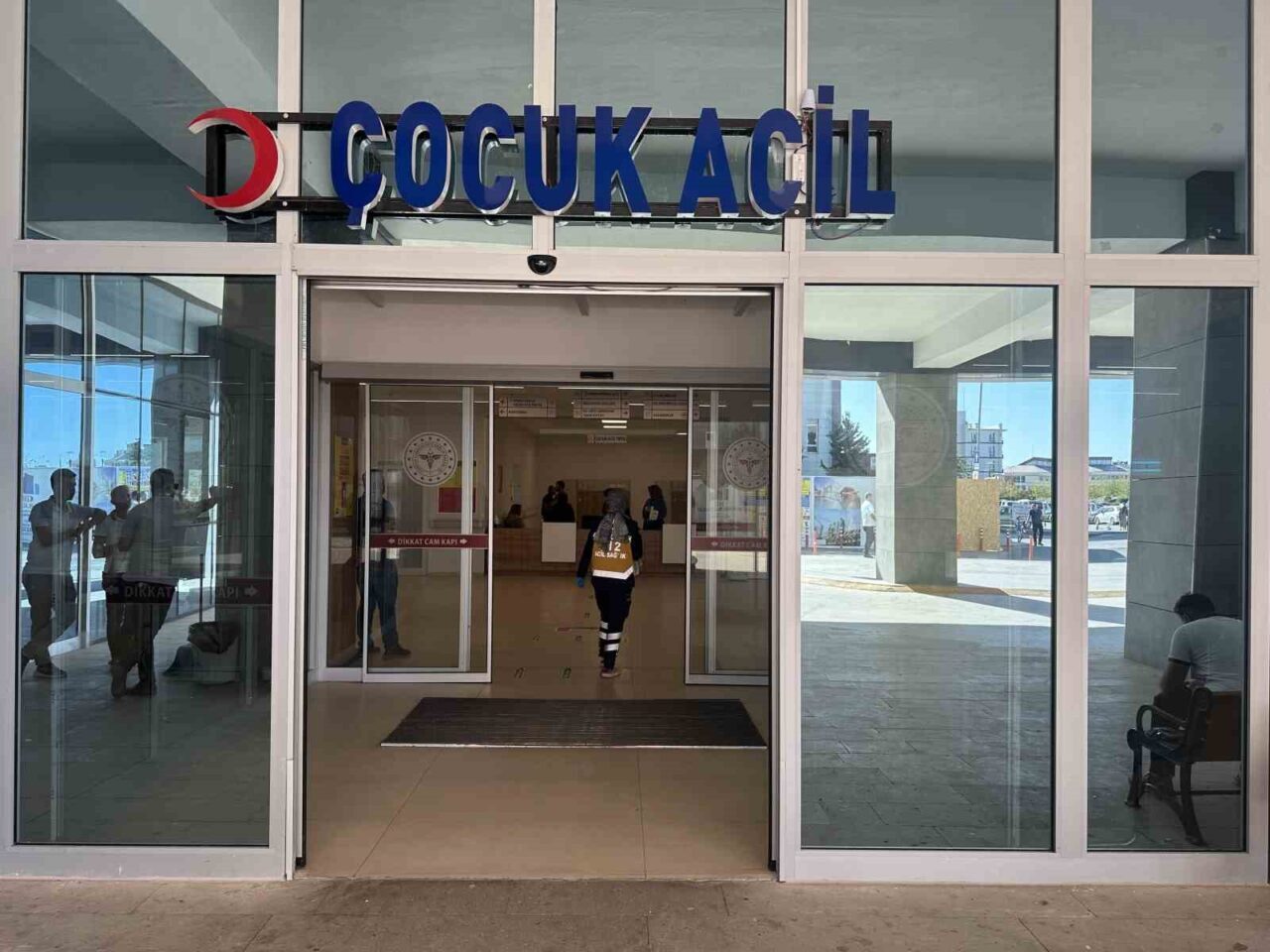 Adıyaman’da oyun oynadığı sırada park halindeki otomobilin bagajına giren ve