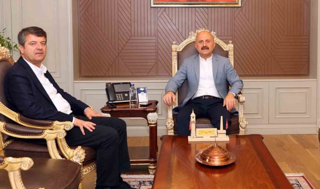 Adıyaman Valisi Osman Varol, Adıyaman Belediye Başkanı Abdurrahman Tutdere’yi valilik