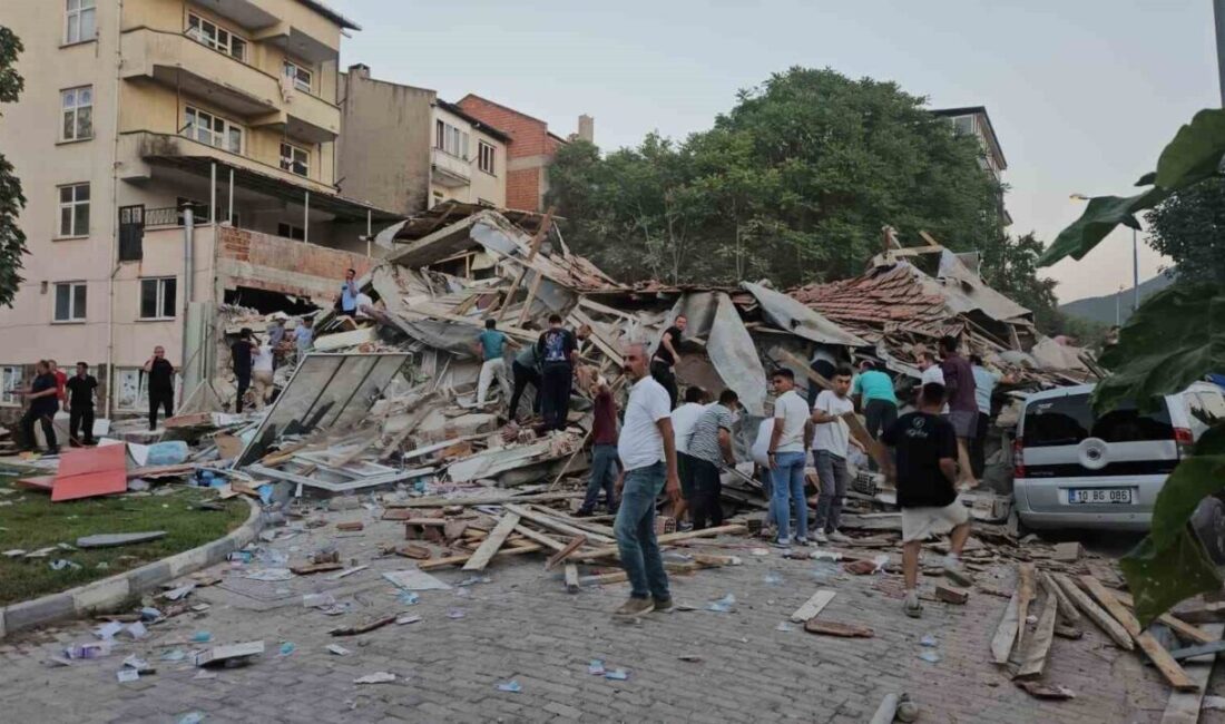 AFAD: “Balıkesir Sındırgı merkezli saat 19.53’te 6.1 büyüklüğünde deprem meydana
