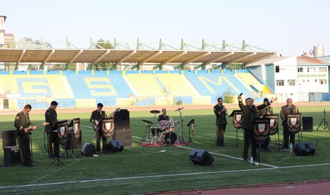 Ağrı’da 30 Ağustos Zafer Bayramı etkinlikleri kapsamında 9. Kolordu Bölge