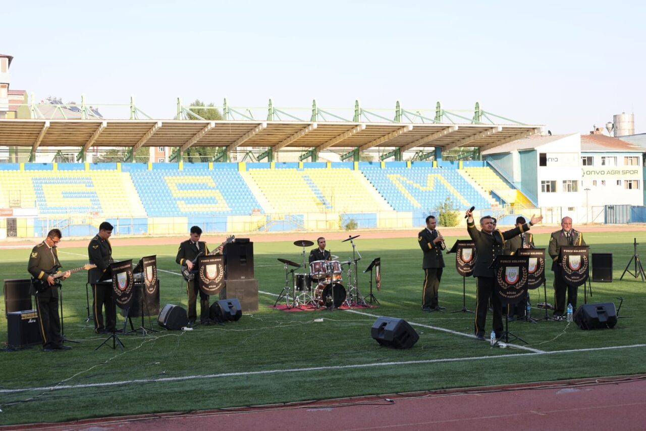 Ağrı’da 30 Ağustos Zafer Bayramı etkinlikleri kapsamında 9. Kolordu Bölge