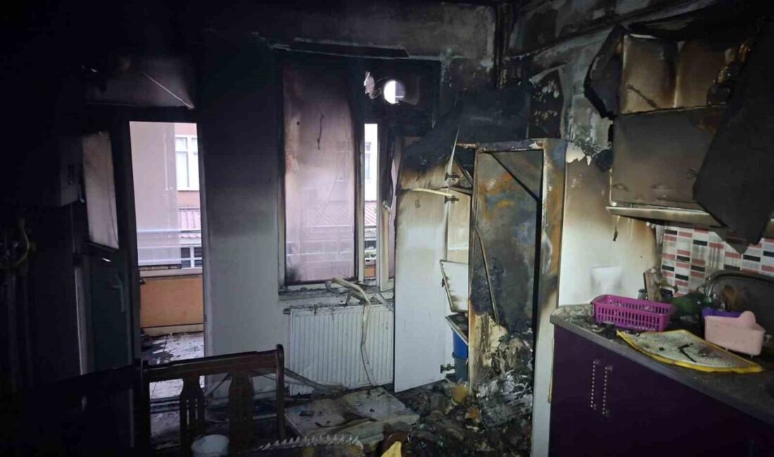 Ağrı’da bir binada meydana gelen patlama mahallede paniğe yol açtı.