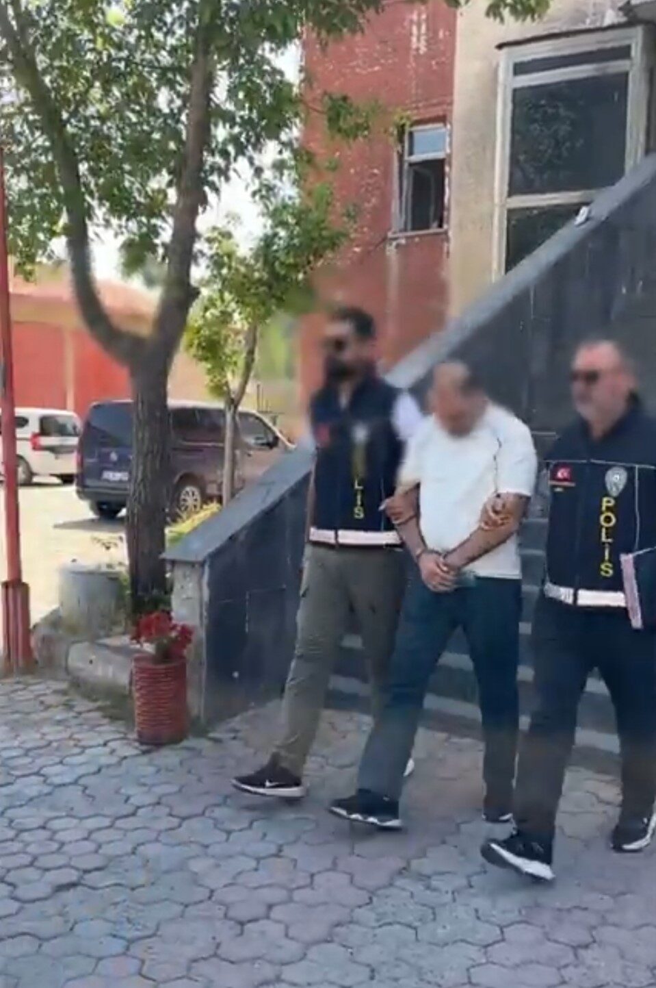 Ağrı’da “sarkıntılık yapmak suretiyle çocuğun cinsel istismarı” ve “çocuğun cinsel