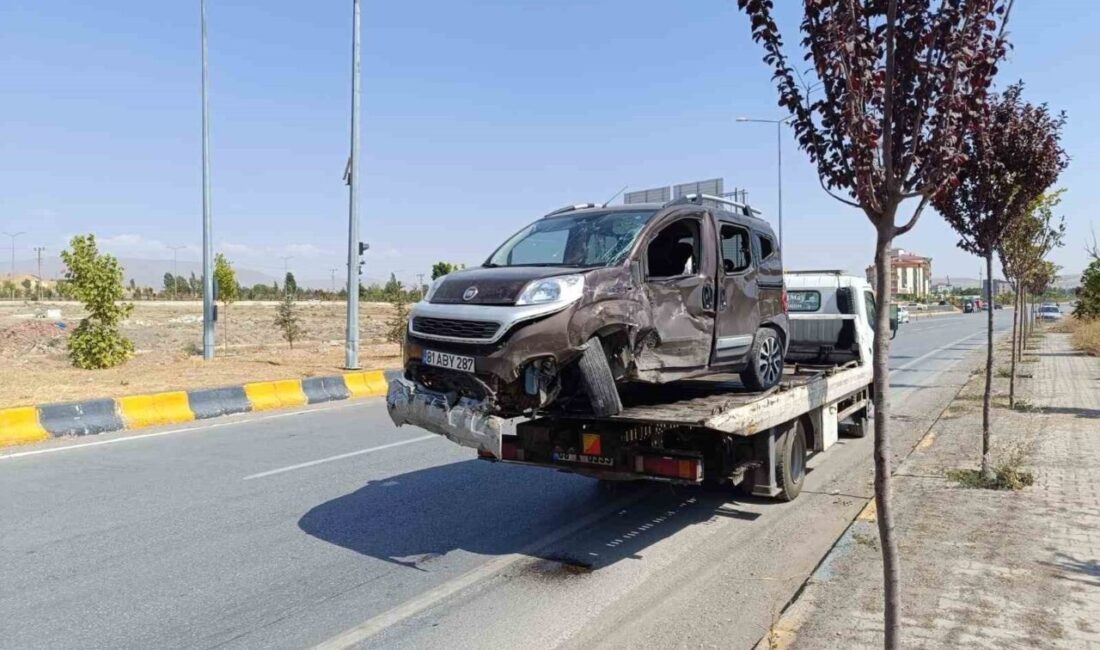 Ağrı’nın Patnos ilçesinde kırmızı ışık ihlali nedeniyle meydana gelen trafik