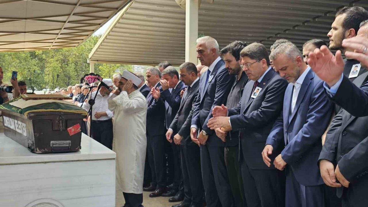 AK Parti eski Zonguldak İl Başkanı Zeki Tosun son yolculuğuna