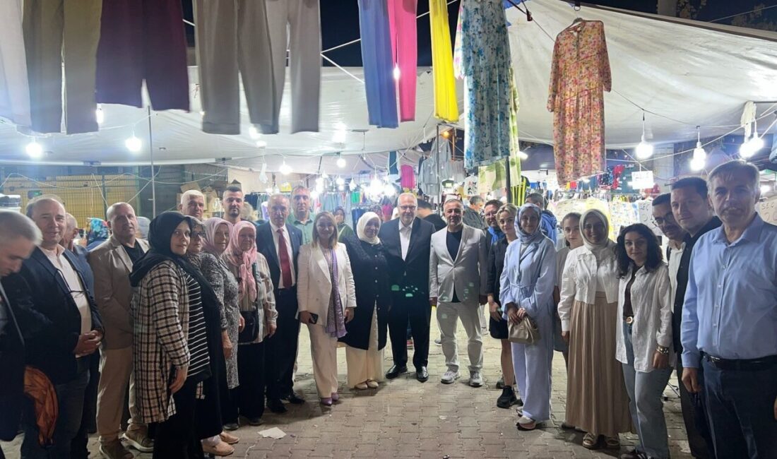 Bilecik’in Pazaryeri ilçesinde düzenlenen panayırda, AK Parti Bilecik heyeti vatandaşlar