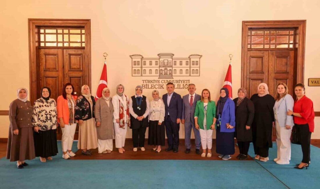 AK Parti Genel Merkez Kadın Kolları Başkanı ve İstanbul Milletvekili