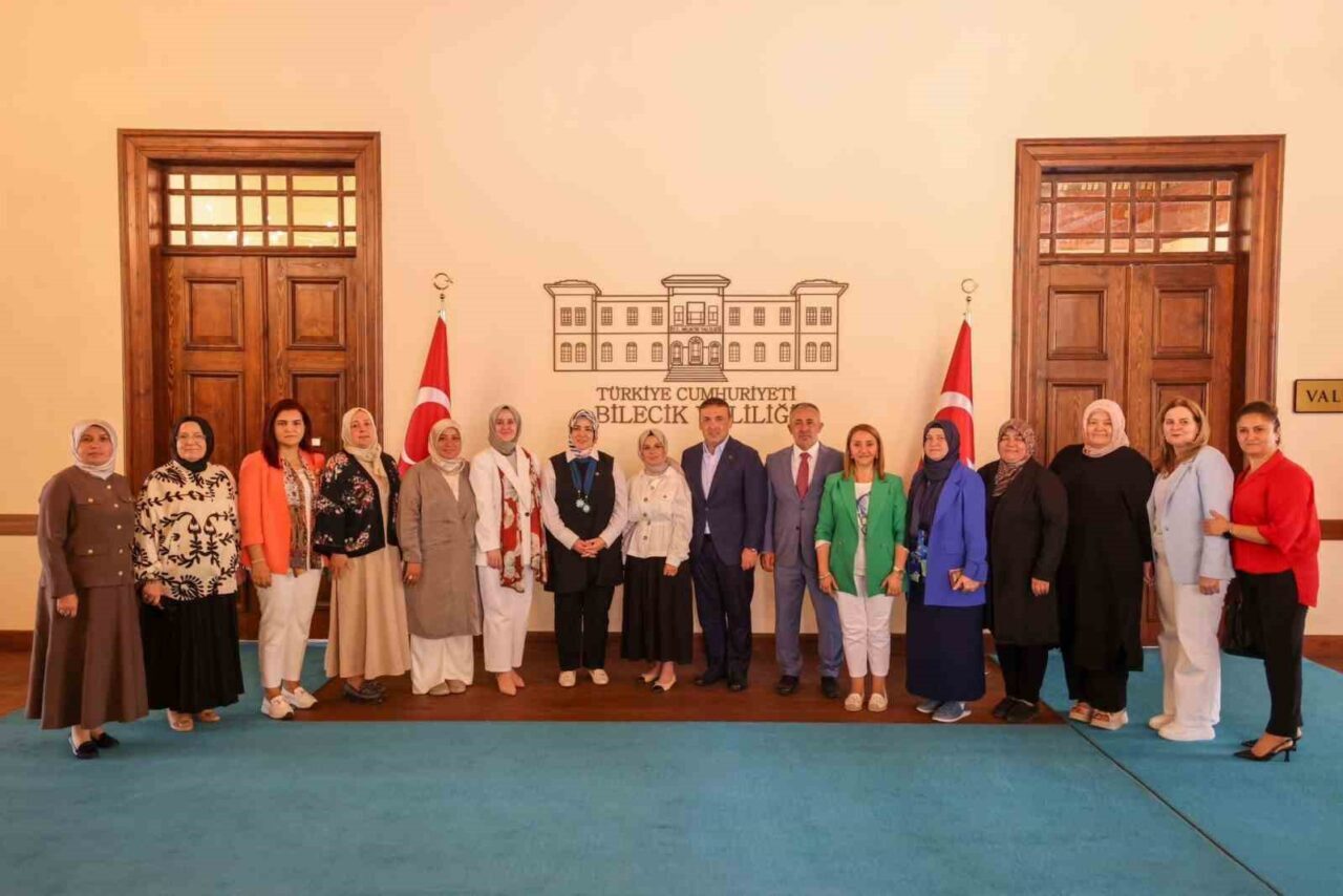 AK Parti Genel Merkez Kadın Kolları Başkanı ve İstanbul Milletvekili