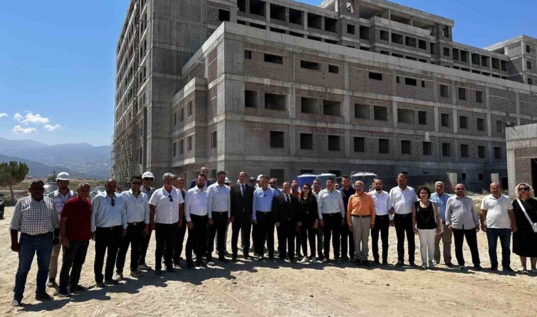 AK Parti Manisa Milletvekili Murat Baybatur, Salihli’de yapımı devam eden