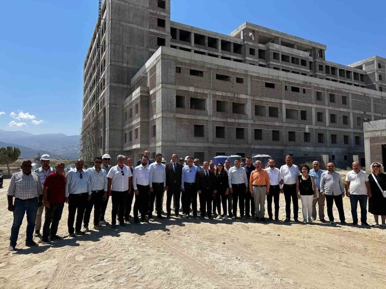 AK Parti Manisa Milletvekili Murat Baybatur, Salihli’de yapımı devam eden