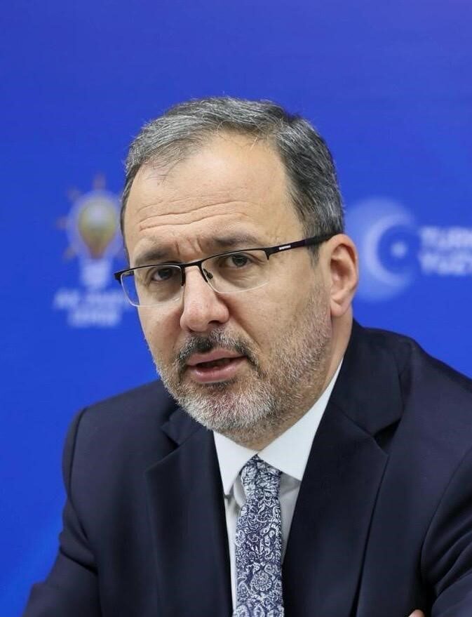 Önceki dönem Gençlik ve Spor Bakanı, AK Parti İzmir Milletvekili