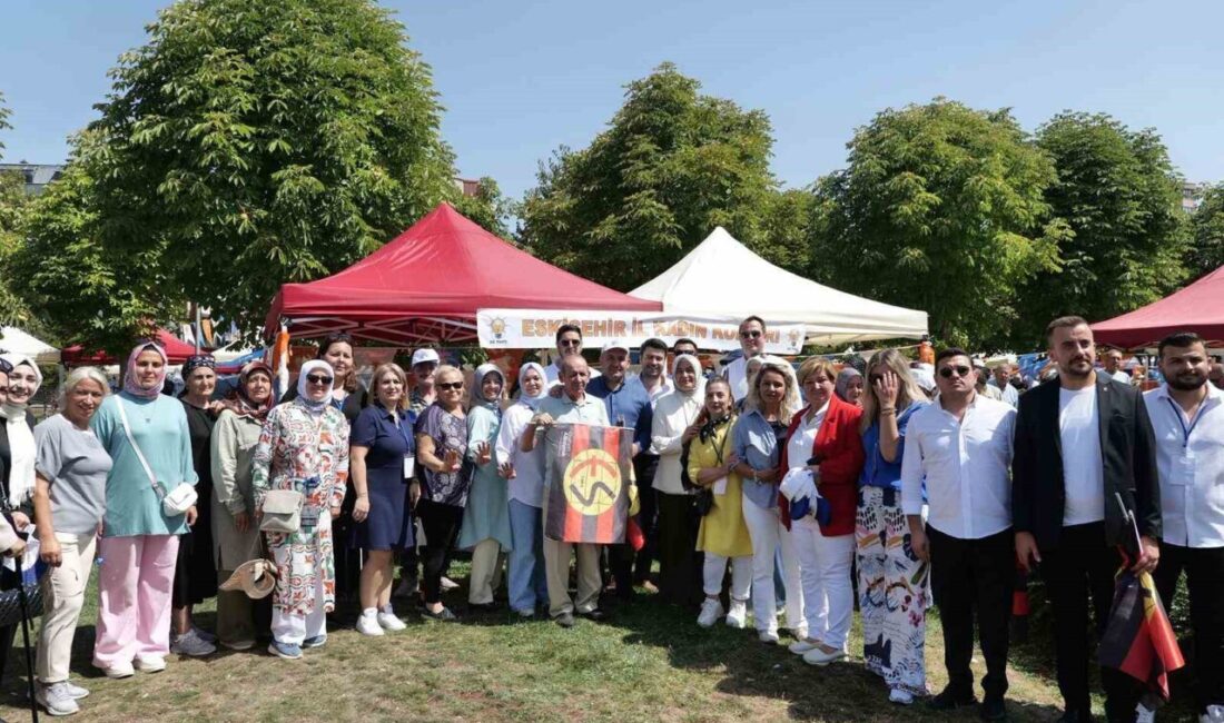 Eskişehir’de AK Parti İl Başkanlığı’nca partinin 24’üncü kuruluş yıl dönümü