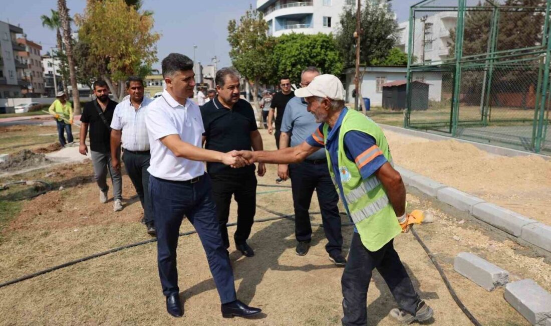 Mersin’in merkez ilçe Akdeniz Belediyesince Barış Parkında başlatılan yenileme çalışmaları