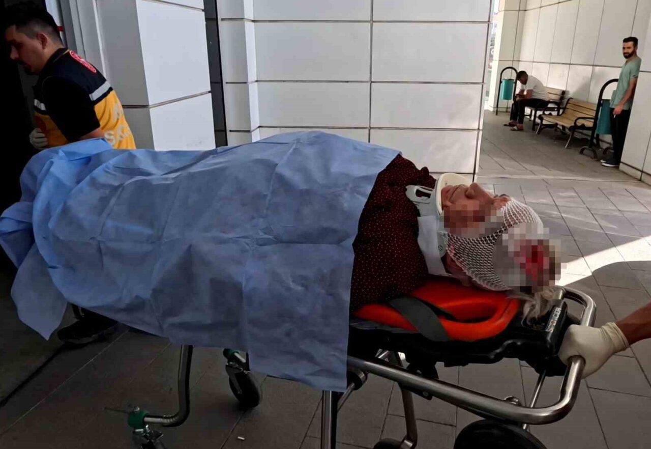 Aksaray’da kamyonet ile otomobilin çarpışması sonucu meydana gelen trafik kazasında