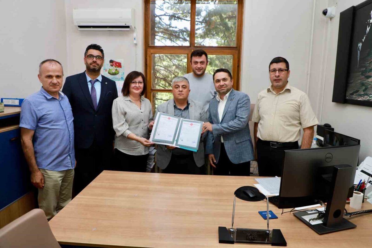 Akseki’ye kurulacak Orman Fakültesi ve KYK yurt binası için hayırsever