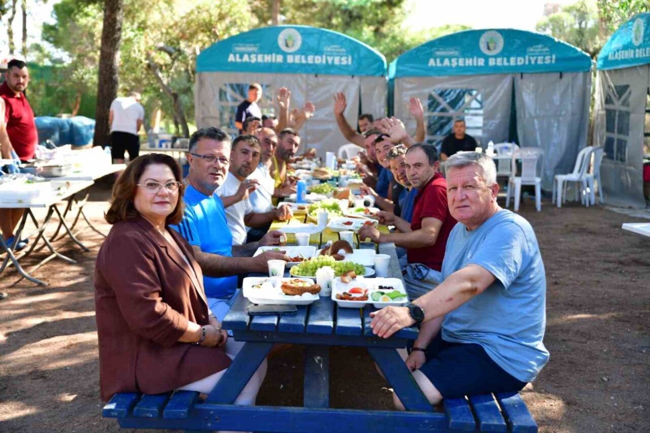 Manisa’nın Alaşehir Belediyesi, çalışanları için Didim’de ücretsiz tatil kampı organize