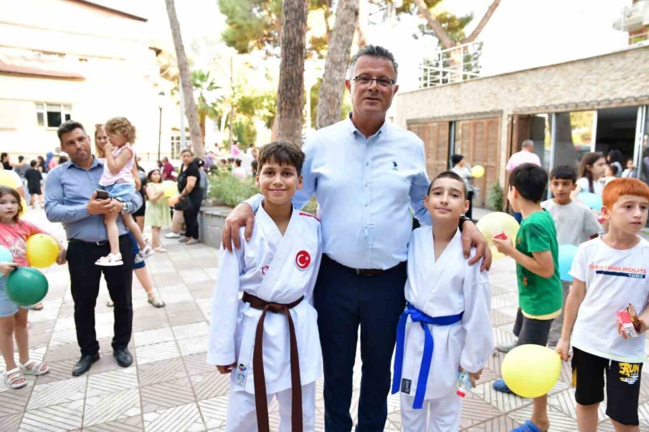 Alaşehir Belediyesi tarafından yaz tatili boyunca düzenlenen kültür ve sanat