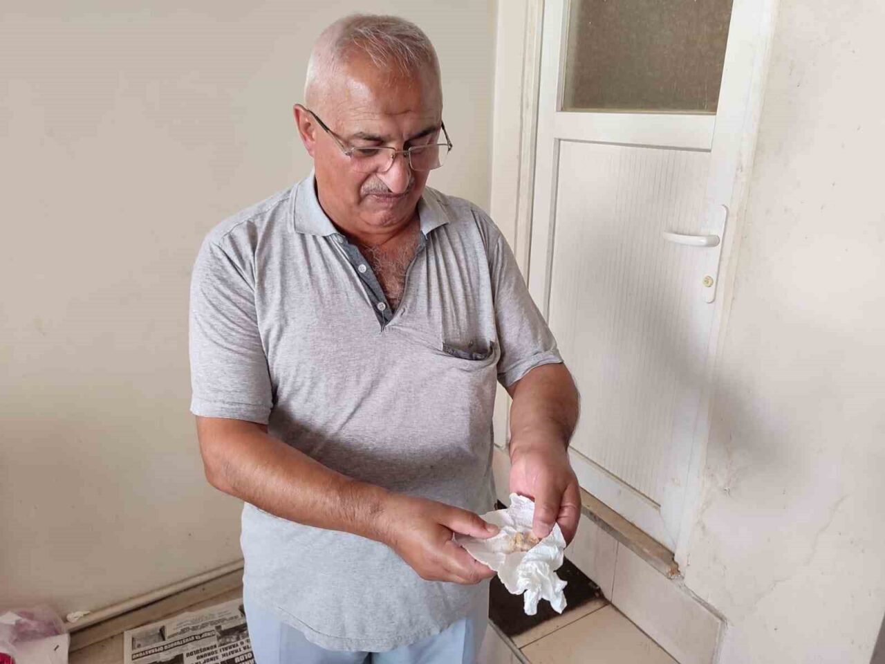 Sinop’ta ikamet eden Halit Bostan isimli vatandaş, öğlen yemeği için