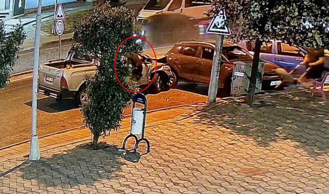 Tekirdağ’ın Çorlu ilçesinde direksiyon hakimiyetini kaybeden alkollü sürücü, park halindeki