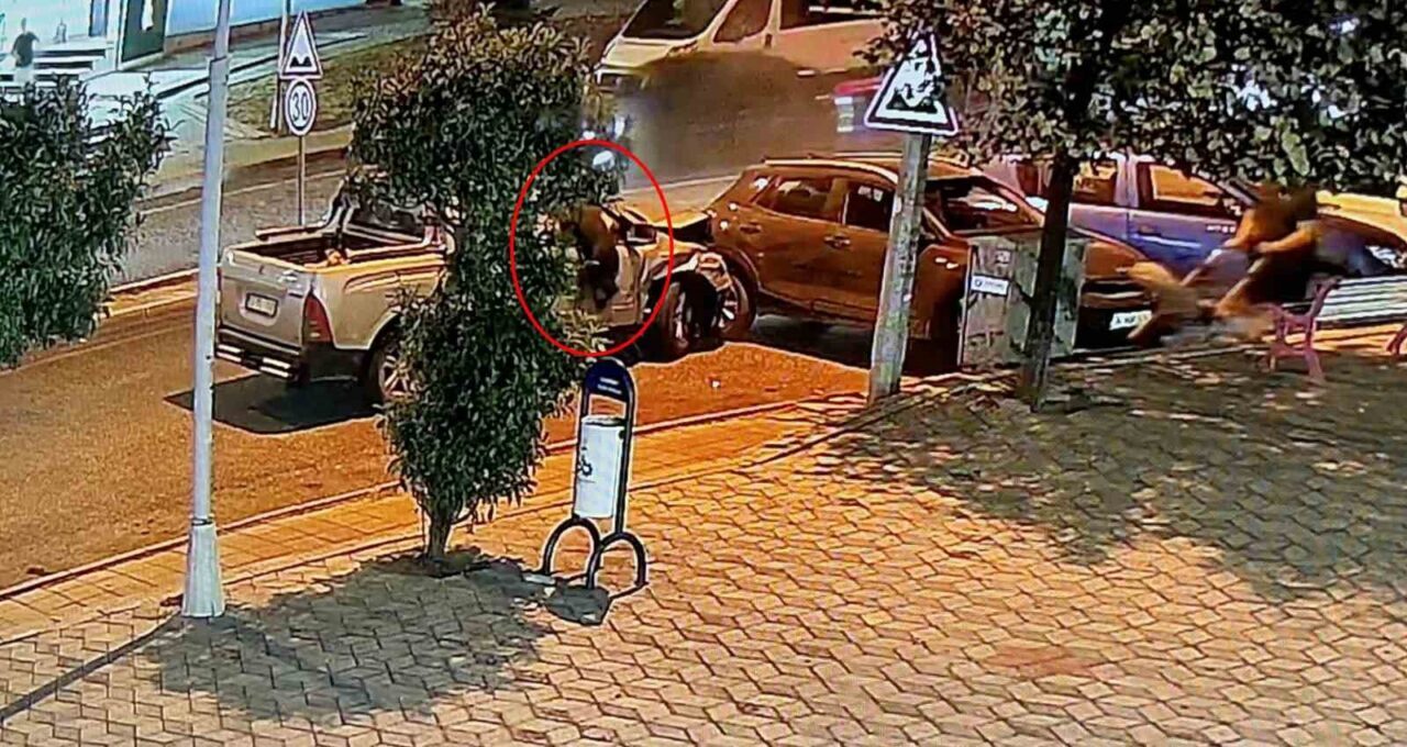 Tekirdağ’ın Çorlu ilçesinde direksiyon hakimiyetini kaybeden alkollü sürücü, park halindeki