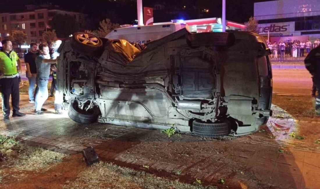Amasya’da kontrolden çıkan otomobil çarptığı ağacı kökünden söktü. Savrulup takla