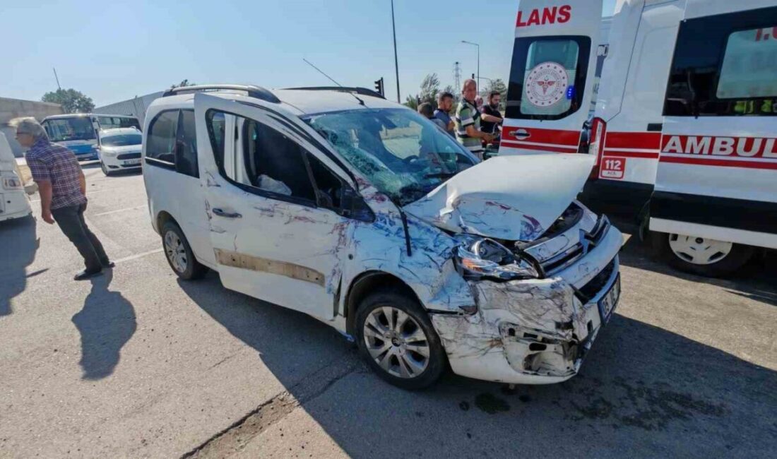 Amasya’da özel halk otobüsü ile hafif ticari aracın çarpıştığı kazada