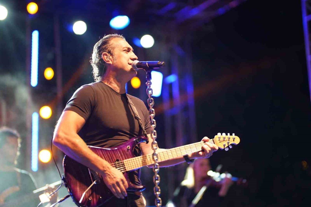 Erzincan, Kıraç konserine ev sahipliği yaptı. Anadolu rock müziğinin sevilen