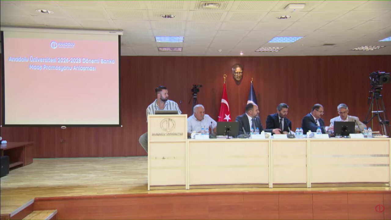Eskişehir’de 8 bankanın katılım sağladığı Anadolu Üniversitesi 2026-2028 dönemi banka