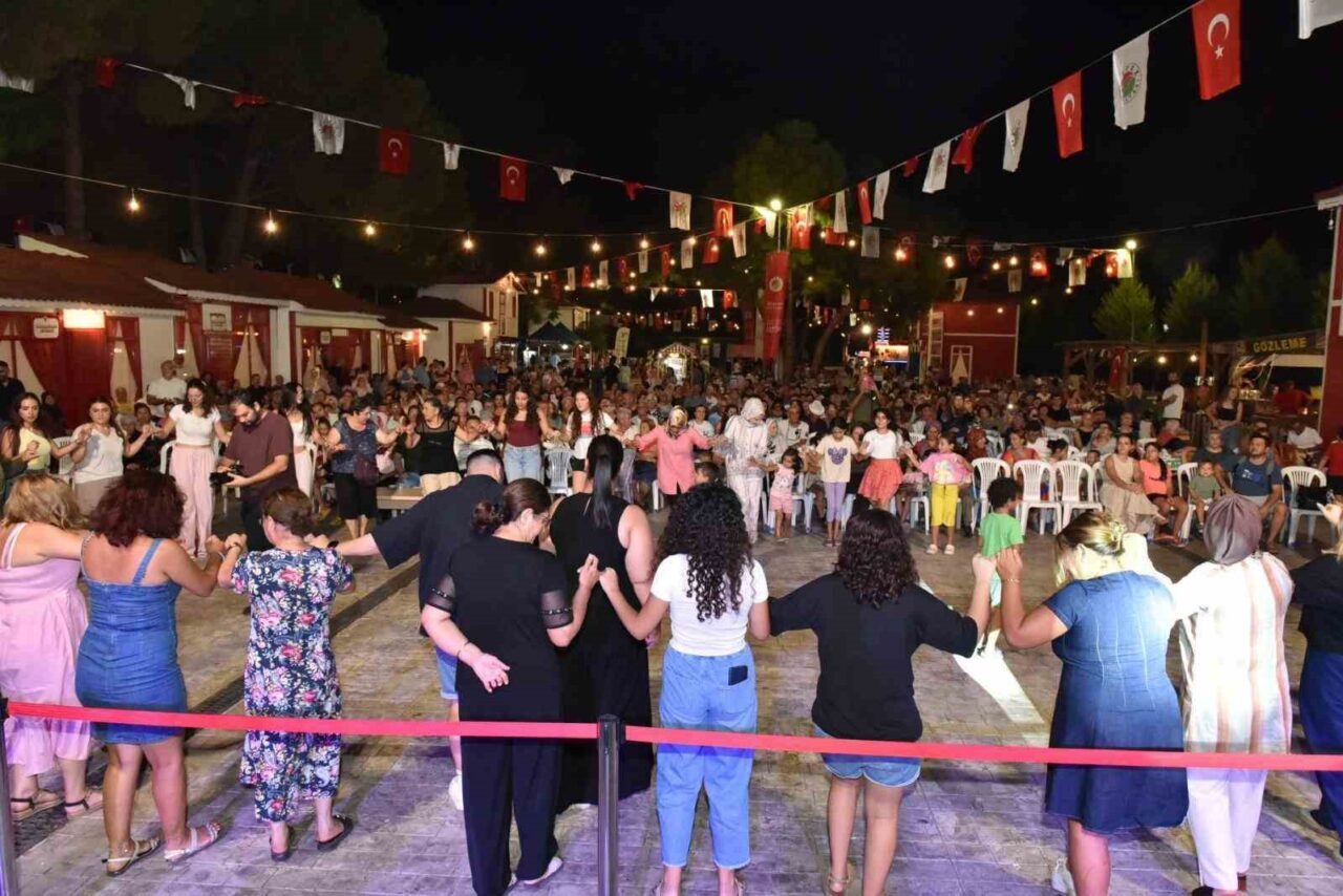 Kepez Belediyesi tarafından düzenlenen 2. Uluslararası Kültür Festivali, farklı şehirlerin