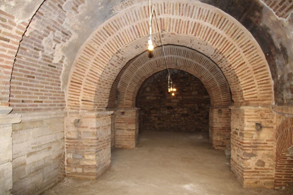 Kuşadası Belediyesi tarafından düzenlenen Çarşamba Söyleşilerinin bu haftaki konuğu, Muğla