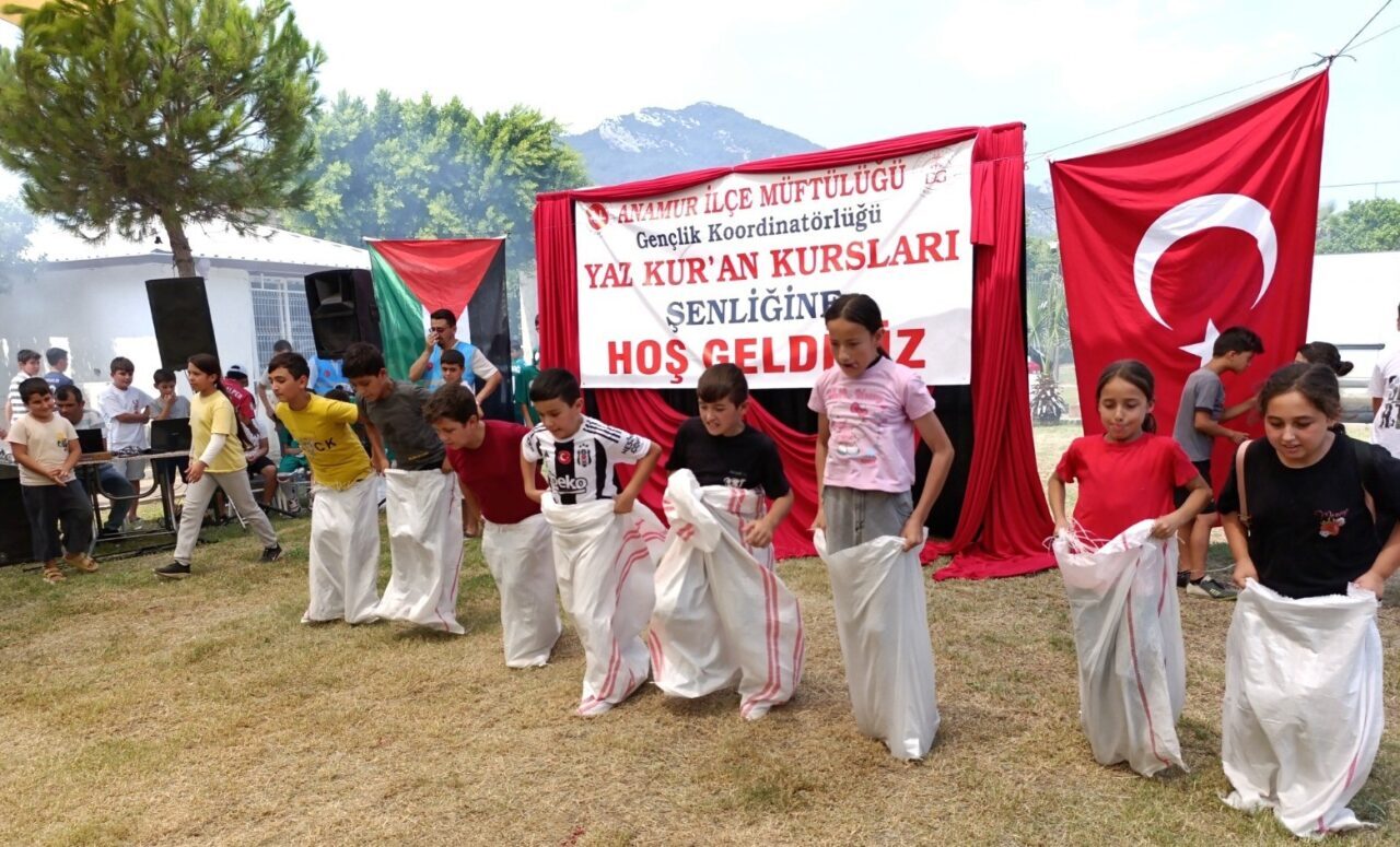 Mersin’in Anamur ilçesinde İlçe Müftülüğü Gençlik Koordinatörlüğü tarafından düzenlenen ’Yaz
