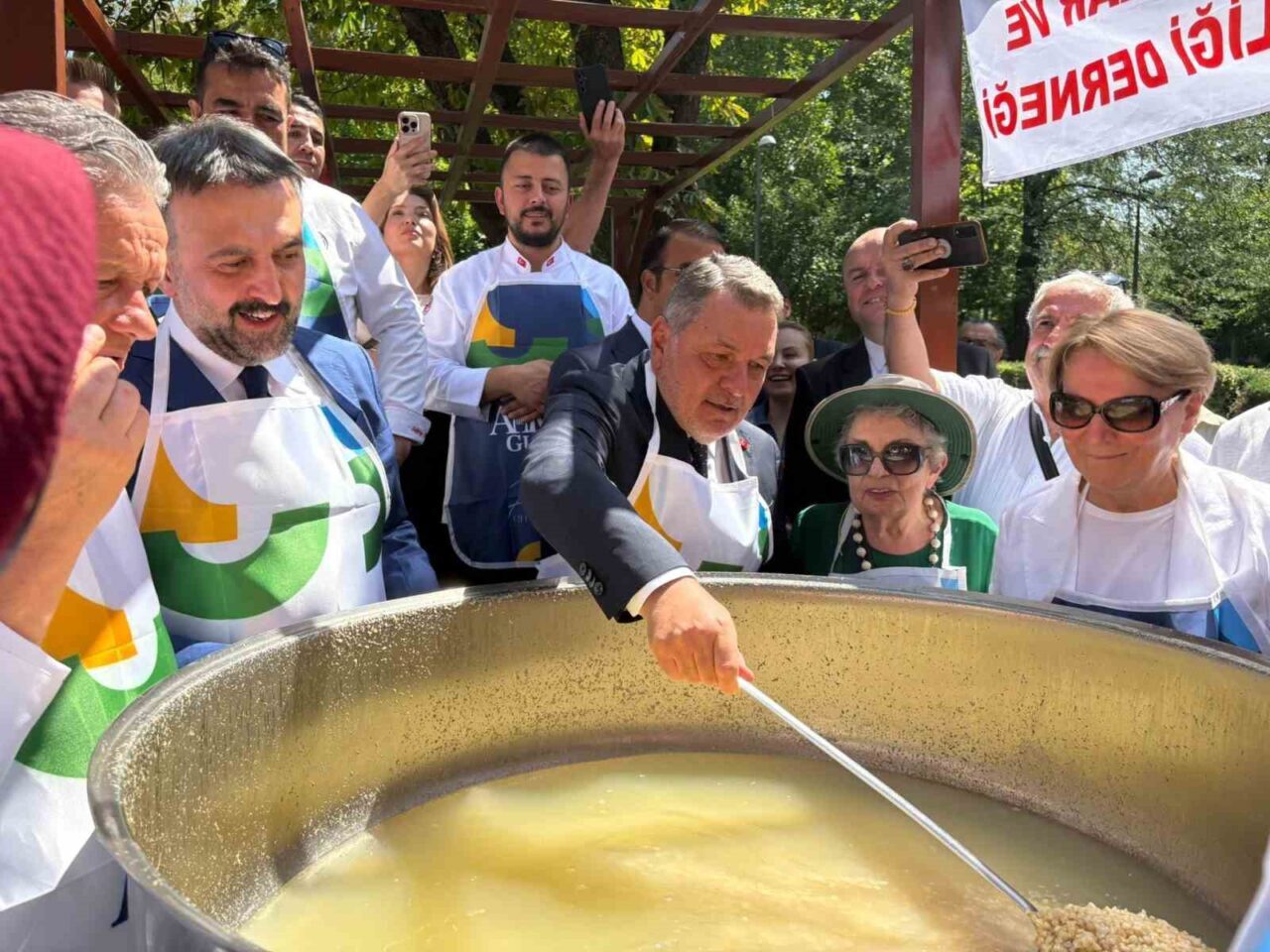 Türkiye’nin dört bir yanından getirilen yöresel tatların tanıtıldığı festivalde, coğrafi