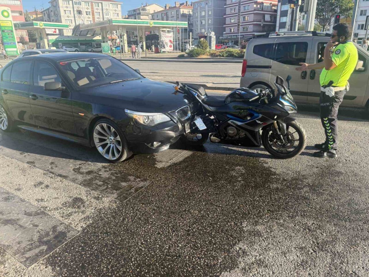 Ankara’da bir otomobil ve bir motosikletin çarpışması sonucu motosiklet sürücüsü