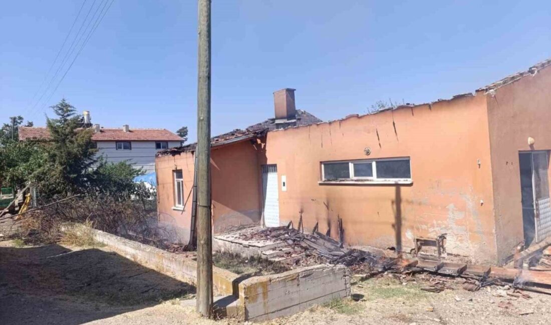 Ankara’da süt toplama deposunda çıkan yangın itfaiye ekiplerince kontrol altına