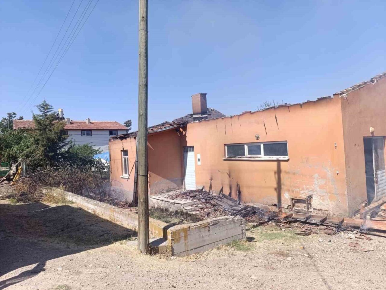 Ankara’da süt toplama deposunda çıkan yangın itfaiye ekiplerince kontrol altına