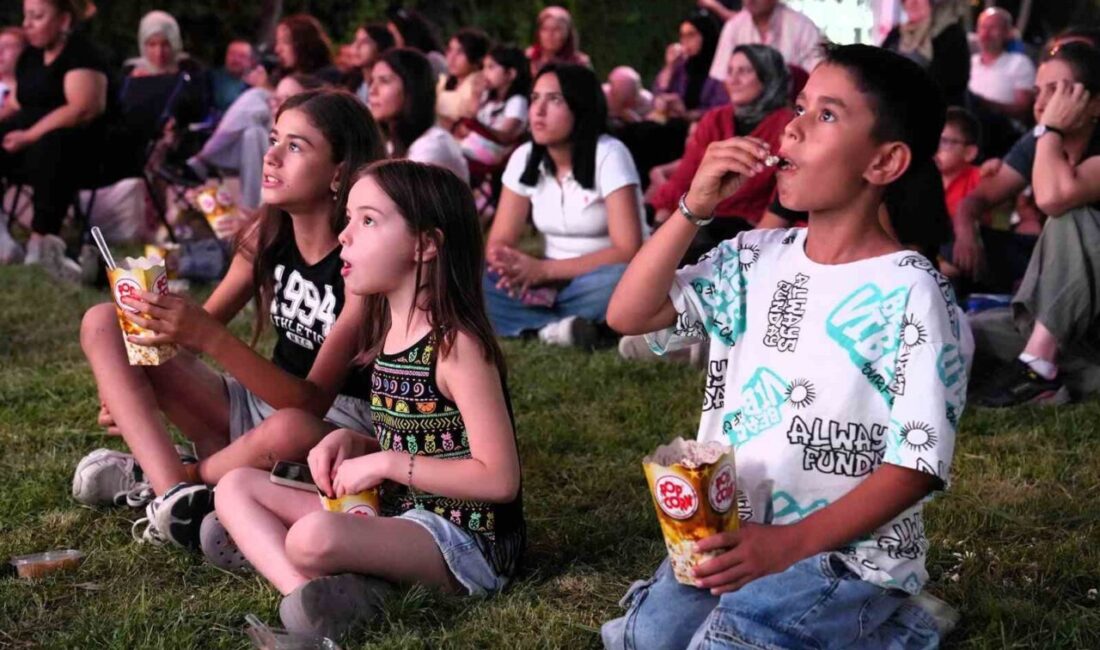 Ankara Keçiören Belediyesi, düzenlediği açık hava sinema gösterimleri ile Yeşilçam’ın