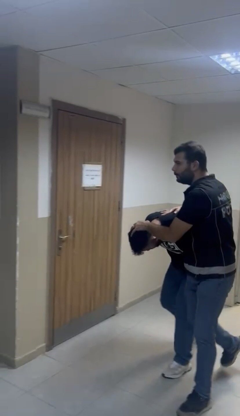 Hatay’ın Antakya ilçesinde düzenlenen uyuşturucu operasyonunda 700 adet captagon ve