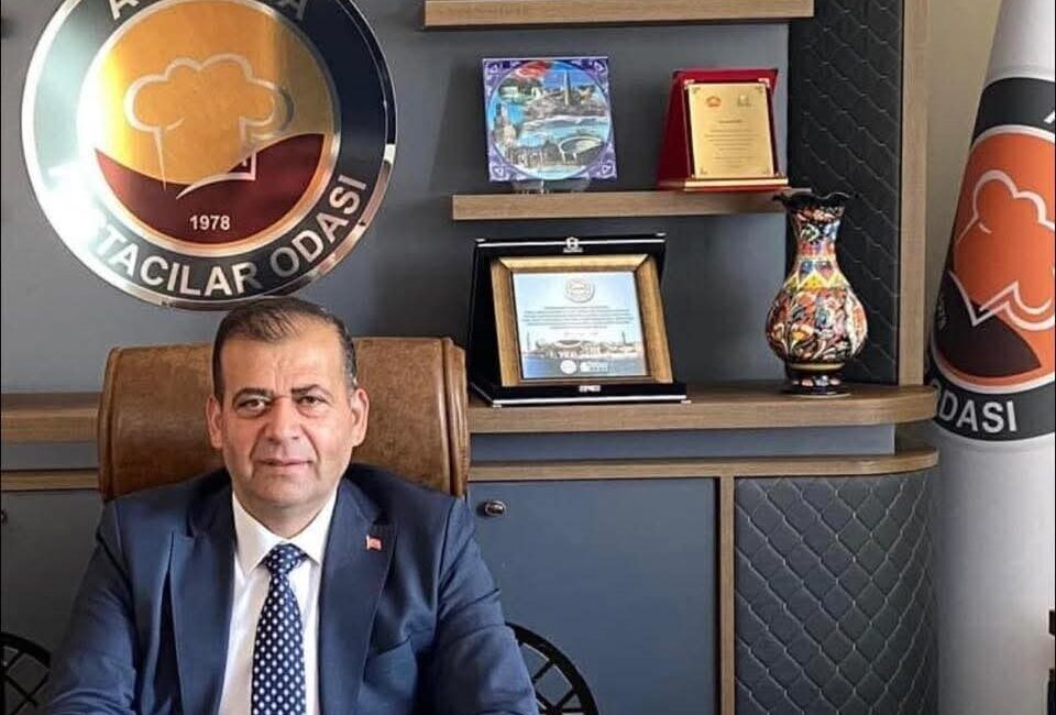 Antalya’da pastanede çalışan genç kadını ziyaret eden arkadaşıyla yaşadığı tartışma