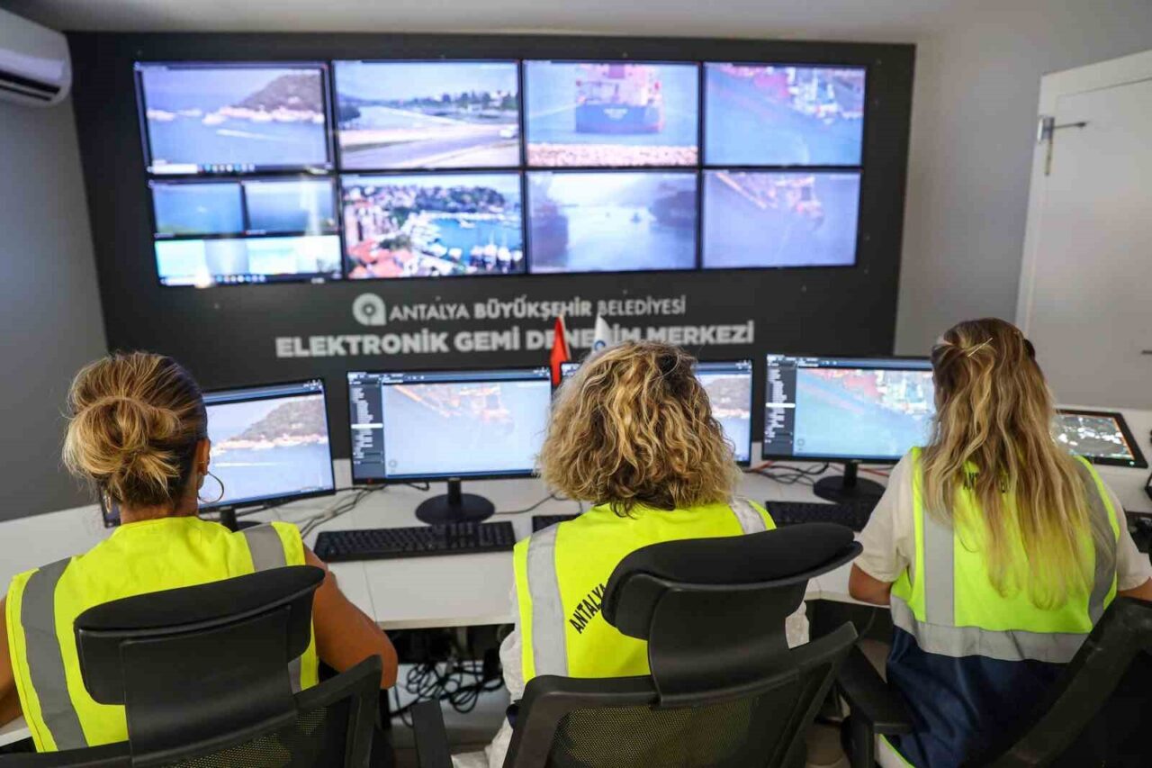 Antalya Büyükşehir Belediyesi, gemi kaynaklı deniz kirliliğinin önüne geçmek amacıyla