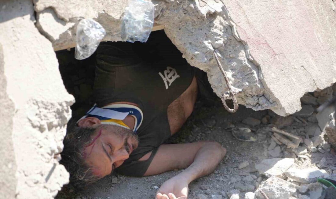 Antalya’nın Döşemealtı ilçesi merkezli 5,8 büyüklüğünde senaryo depremiyle başlayan yerel