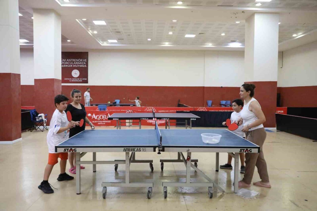 Gençlik ve Spor Bakanlığı’nın Yaz Spor Okulları kapsamında Antalya’nın 19