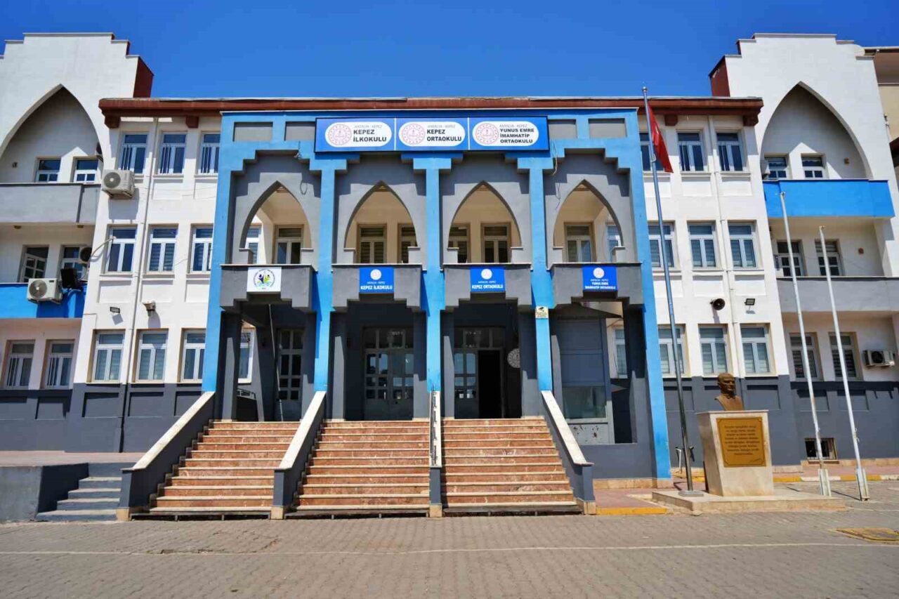 Antalya’nın Kepez ilçesinde aynı kampüs içinde eğitim veren üç okulun