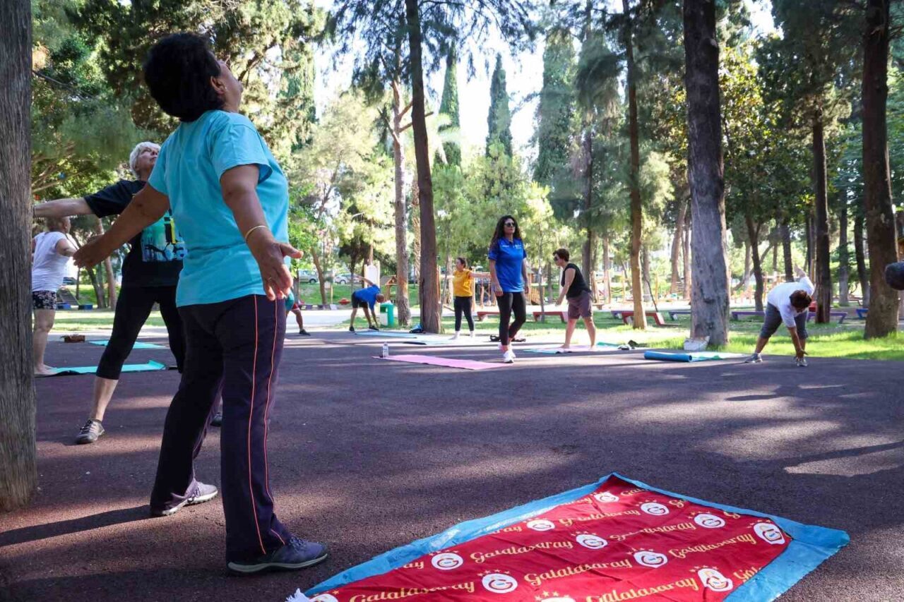 Antalya Büyükşehir Belediyesi, Antalyalıların güne zinde başlayabilmesi amacıyla sabah sporu