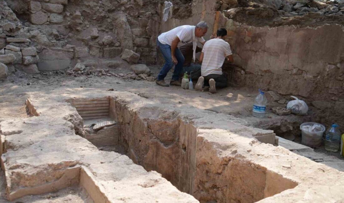 Balıkesir’in Edremit ilçesinde Antandros Antik Kenti’nde yürütülen kazı çalışmalarında Roma