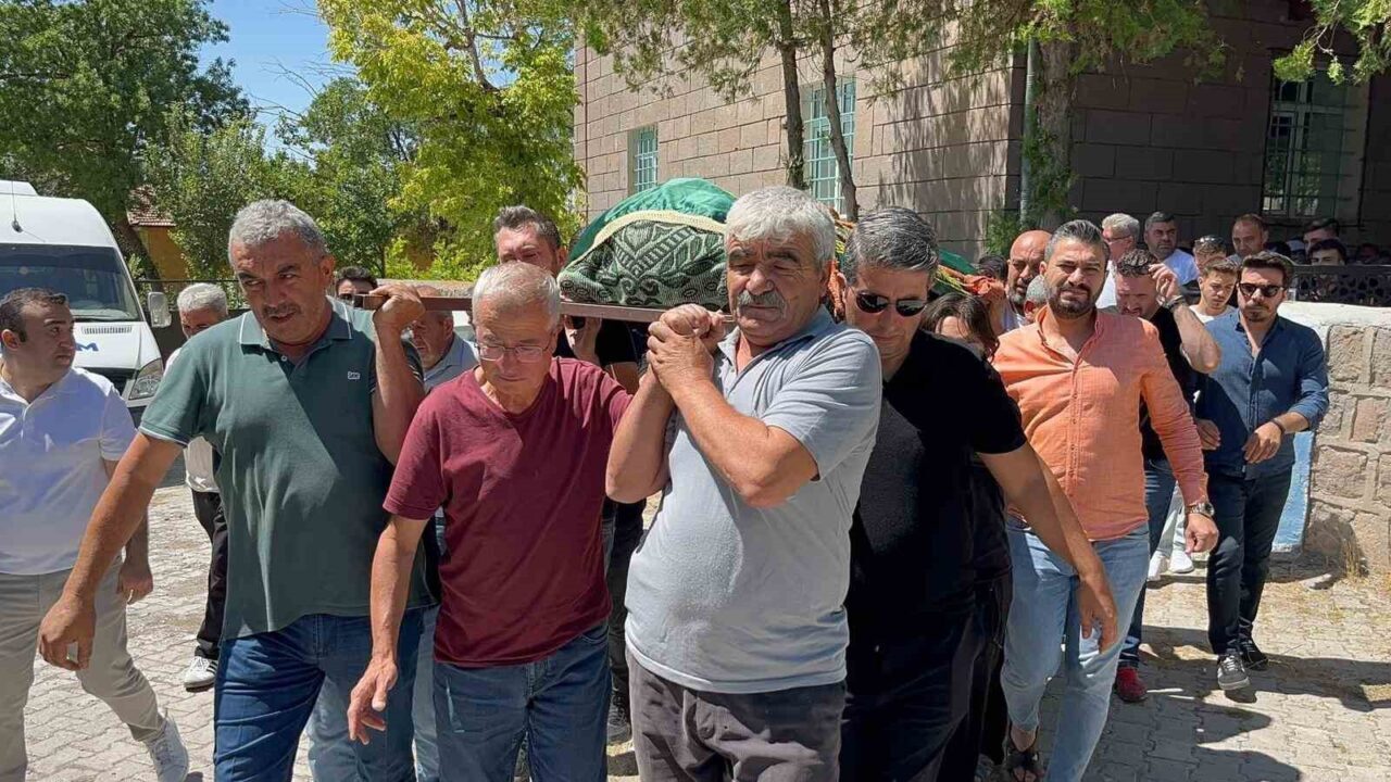 Kayseri amatör camiasının sevilen antrenörlerinden Mehmet Susamış’ın torunu trafik kazasında