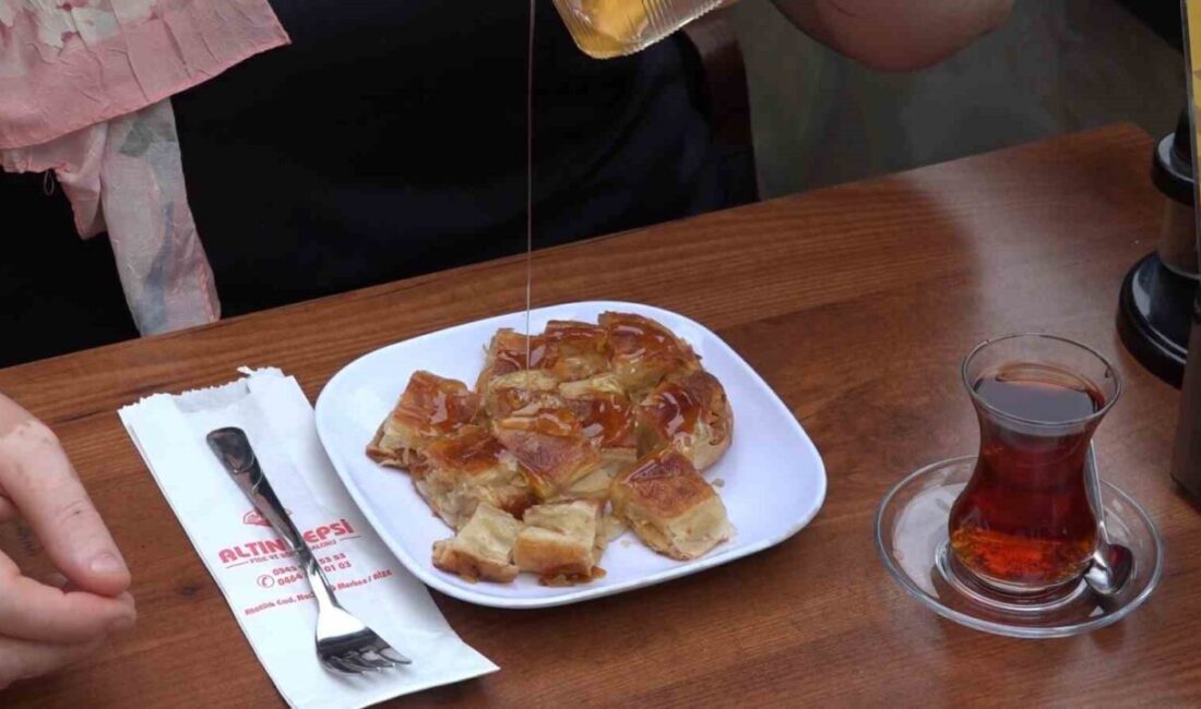 Rize’deki işletme böreğe kattığı balını çeşitlendirince ortaya Anzer Ballı, Deli