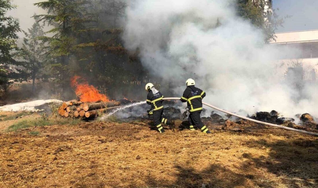 Burdur’un Bucak ilçesinde bir apartmanın bahçesinde çıkan yangında 30 balya